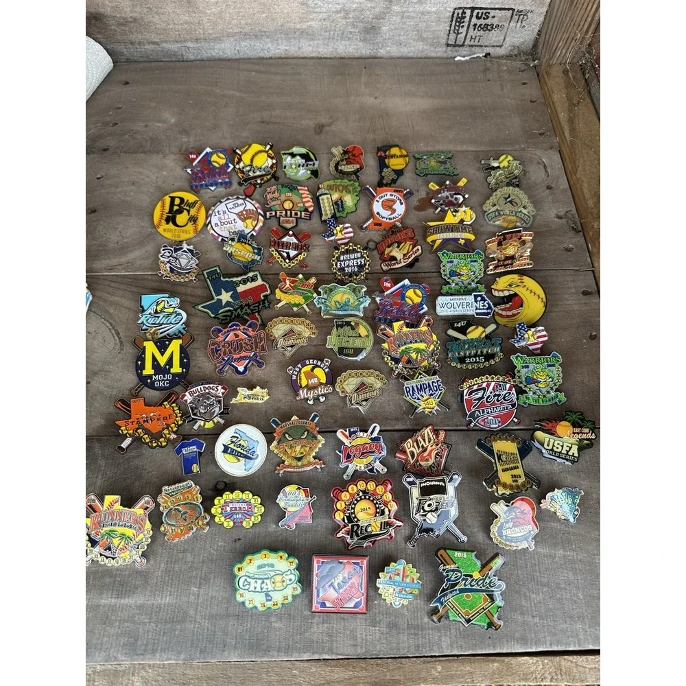 Lot of 64 Girls Fast Pitch Softball Team Trading Fastpitch Pinback Pins‎